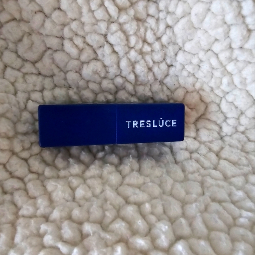 Lipstick by Tresluce